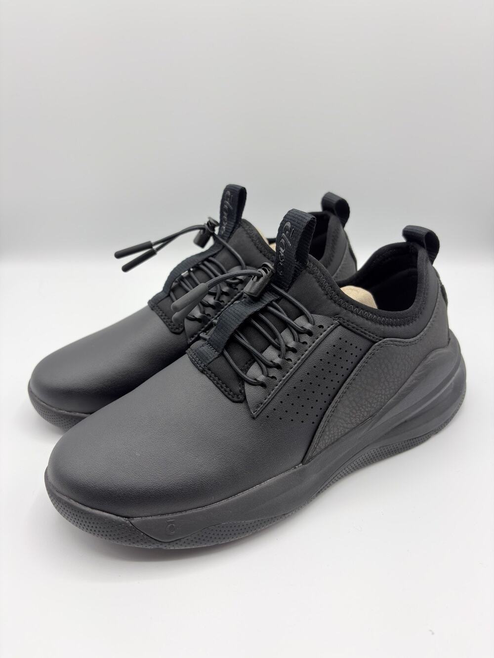 Clove All Black Classic Sneaker Nursing Healthcare Shoes Women's Sz 6 Men’s 4.5